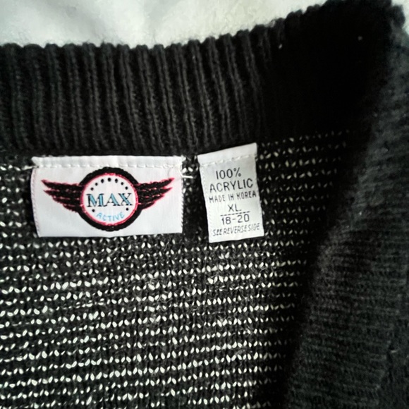 Kids Sweater - Picture 2 of 7